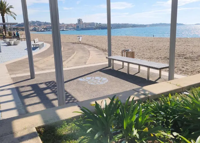 De * Fréjus